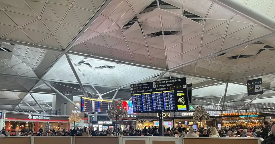 Stansted Airport — aircraft and terminal